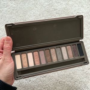 URBAN DECAY Naked 2 Eyeshadow Palette GUC No Box No Brush *flaw